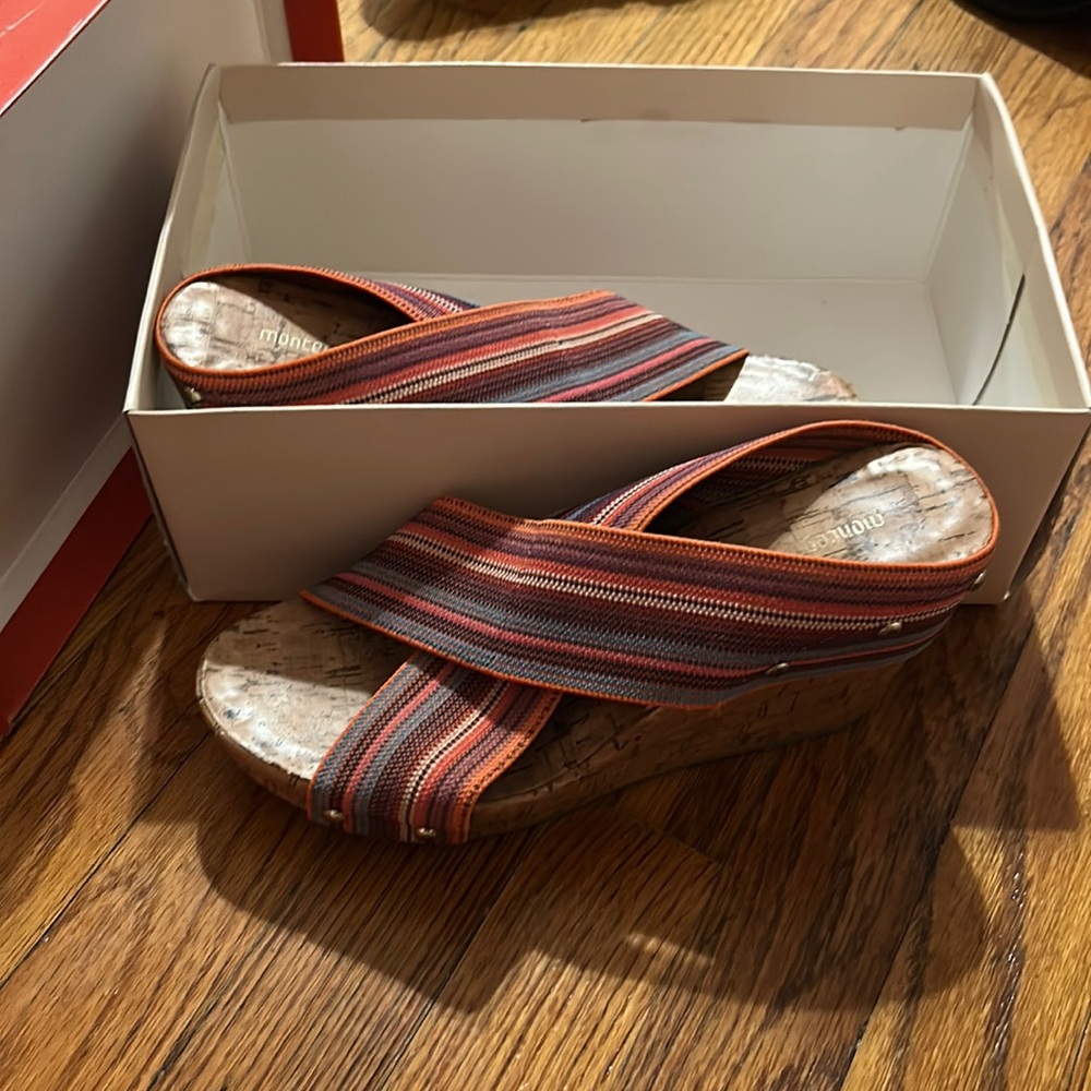 Cute wedges, serape print. Size 8.5